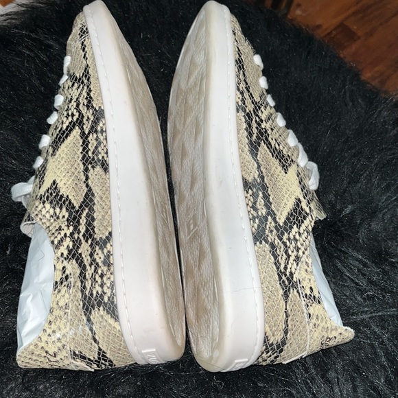 Schutz Leather Sneakers - Picture 5 of 9